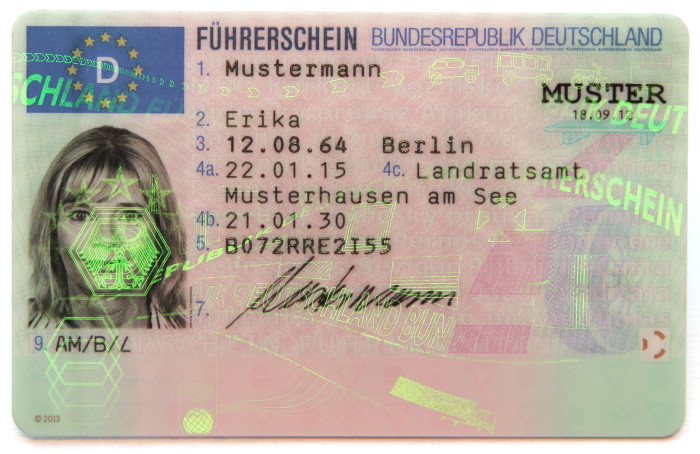 Muster eines deutschen EU-Führerscheins, Vorderseite (Bundesrepublik Deutschland, Bundesministerium des Innern - Bundesdruckerei GmbH)