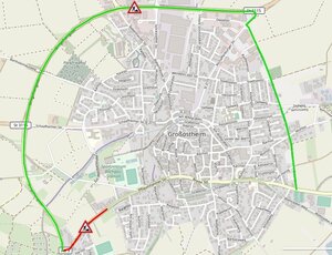 Auf der Karte ist in roter Farbe die gesperrte Straße eingezeichnet und in grüner Farbe die Umleitungsstrecke